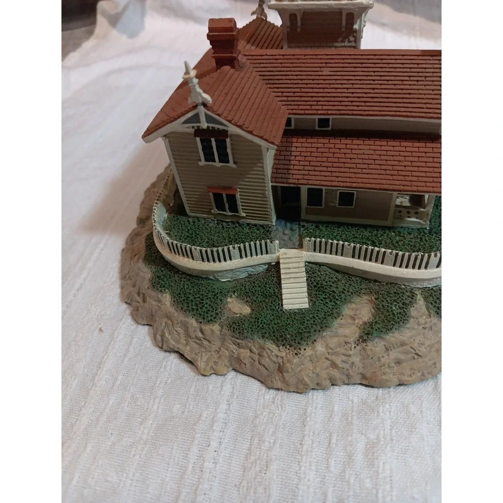 1993 Danbury Mint East Brother Lighthouse Richmond California Retired EUC